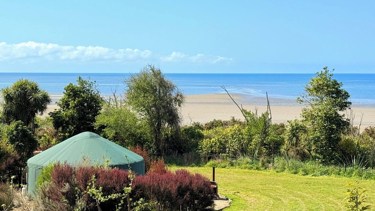 Collingwood Bed & Breakfast | Pā Tōrea Beach Stay