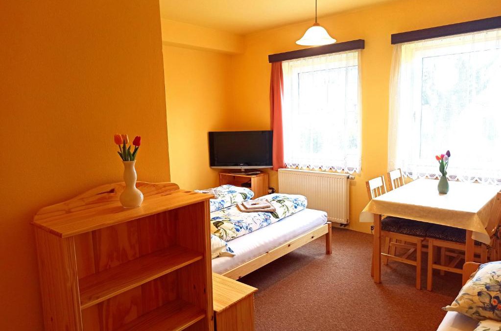 Jicin House | P&P Jičín Apartments - soukromé 2-3 lůžkové pokoje s vlastní kuchyní a koupelnou
