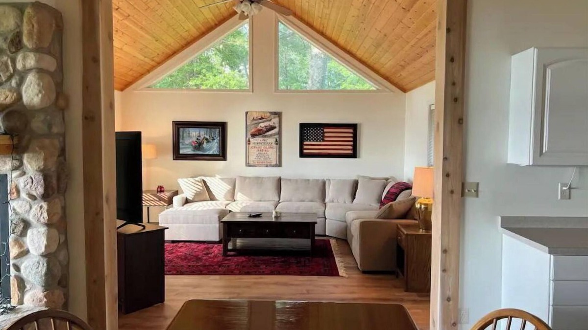 Ossipee Cabin | P&P Lakeside Lodge