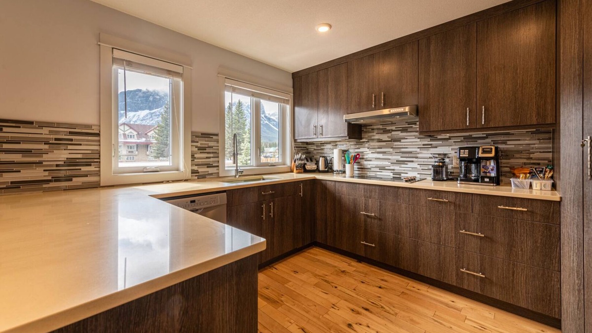 Teepee Town Condo | P1 - Private Hot Tub - 3 Bedroom Home - Mountain View