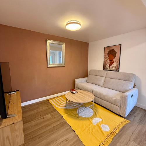 Haussonville-Blandan-Mon Desert-Saurupt Apartment | P10 Cosy & Clim-Gare-chambre