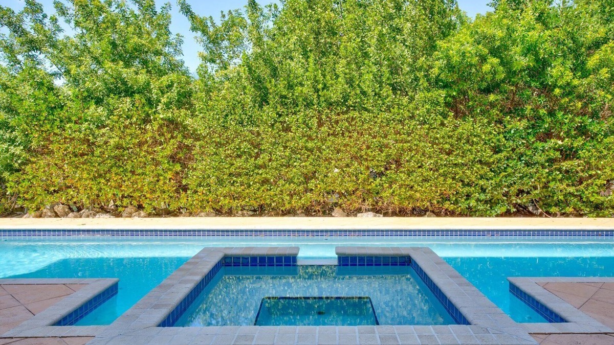 Coury House | P15 - Spacious 5 bedroom home with private pool and dockage.
