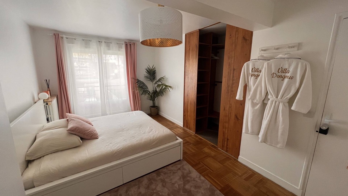 Les Pavillons-sous-Bois Apartment | P19 Paris Disney Aeroport by Villa Dengous