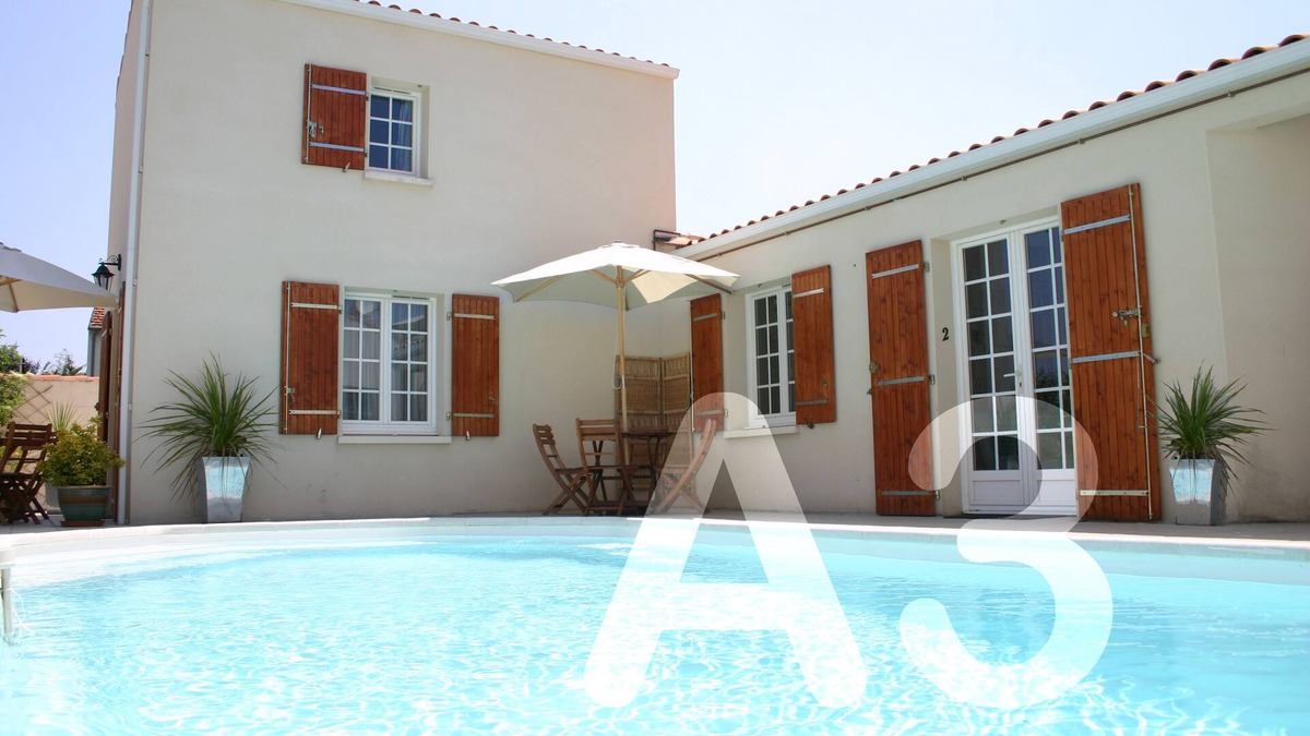 La Rochelle Apartment | P3 Welcoming 1-Bed Apartment with Attractive Garden And Swimming Pool, Free WIFI
