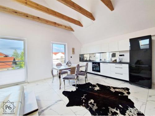Pisz Apartment | P6 White Line 55