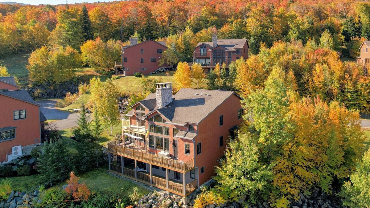 Bretton Woods House | P7 Presidential View townhome Ski-In Ski-Out with Amazing Views and Dog Friendly!