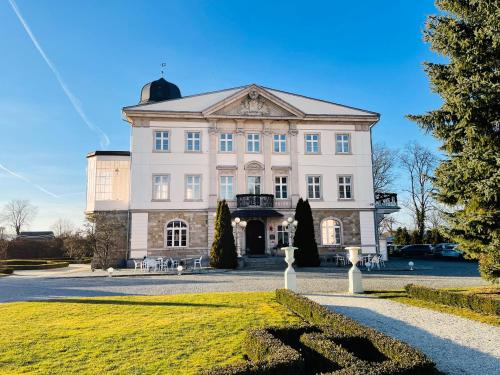 Lwowek Slaski Apartment | Pałac Brunów - Wellness & SPA