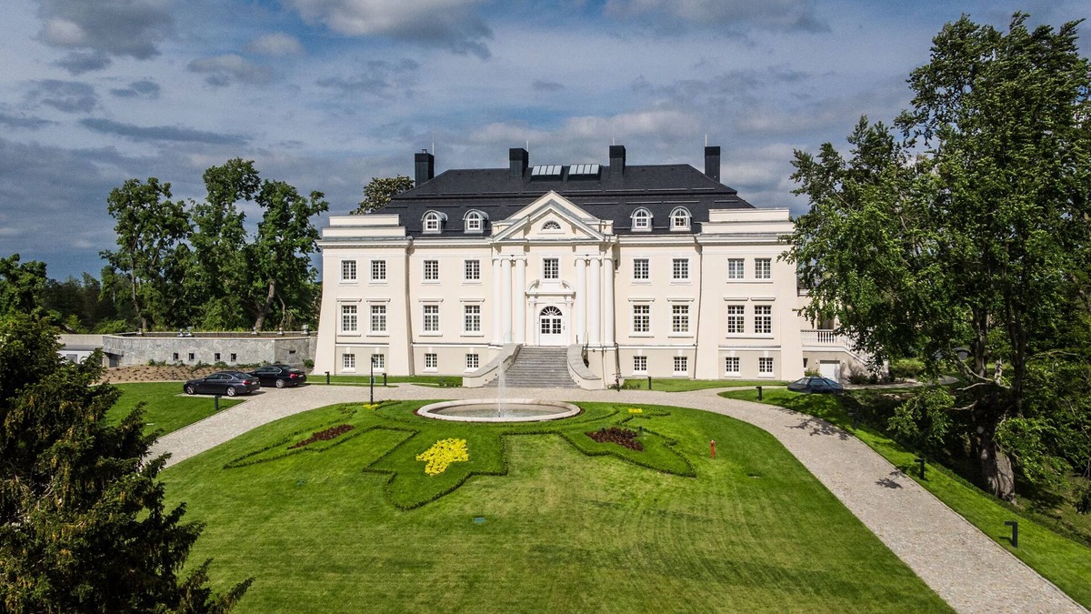 Sepolno Krajenskie Hotel | Pałac Komierowo