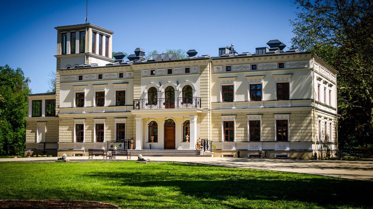 Gniewkowo Other | Pałac Wierzbiczany
