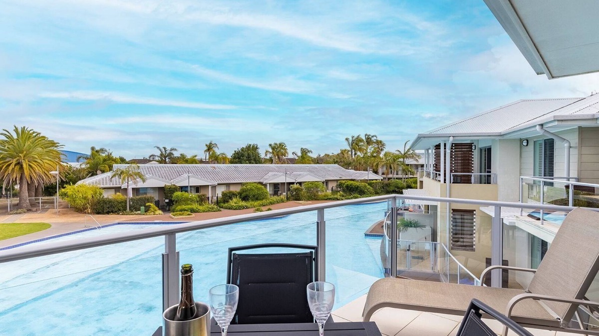 Salamander Bay Apartment | Pacific Blue 278-265 Sandy Pt Rd- Dual Key Access, Wifi, Linen and Air Conditioning