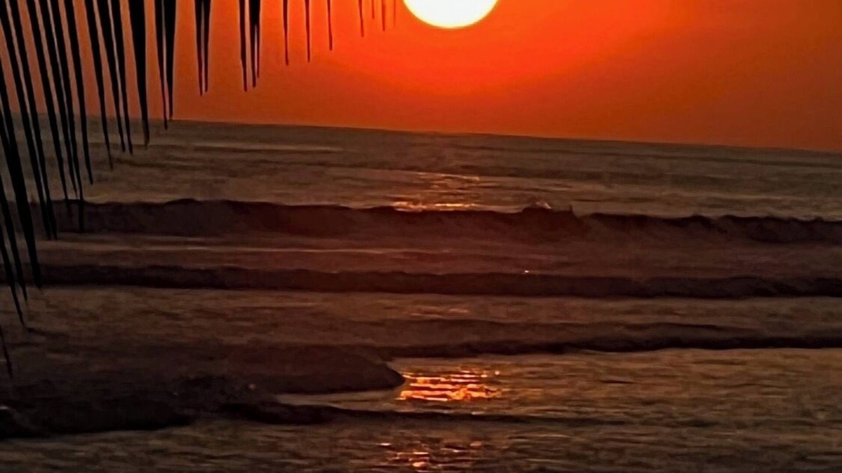 Parrita Villa | Pacific Ocean-Front Villa de Azul. stunning Sunrises & Sunsets, 3bd 2 full baths