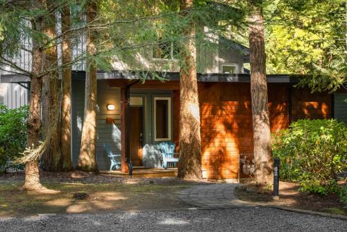 Regional District of Nanaimo House | Pacific Forest Beach House