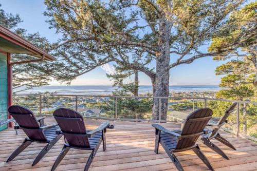 Bayshore House | Pacific Ocean Blue