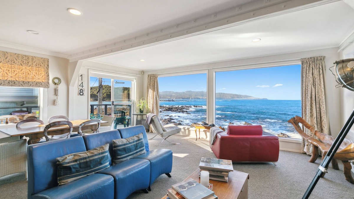 Houghton Bay House | Pacific Oceanfront home near airport with stunning views