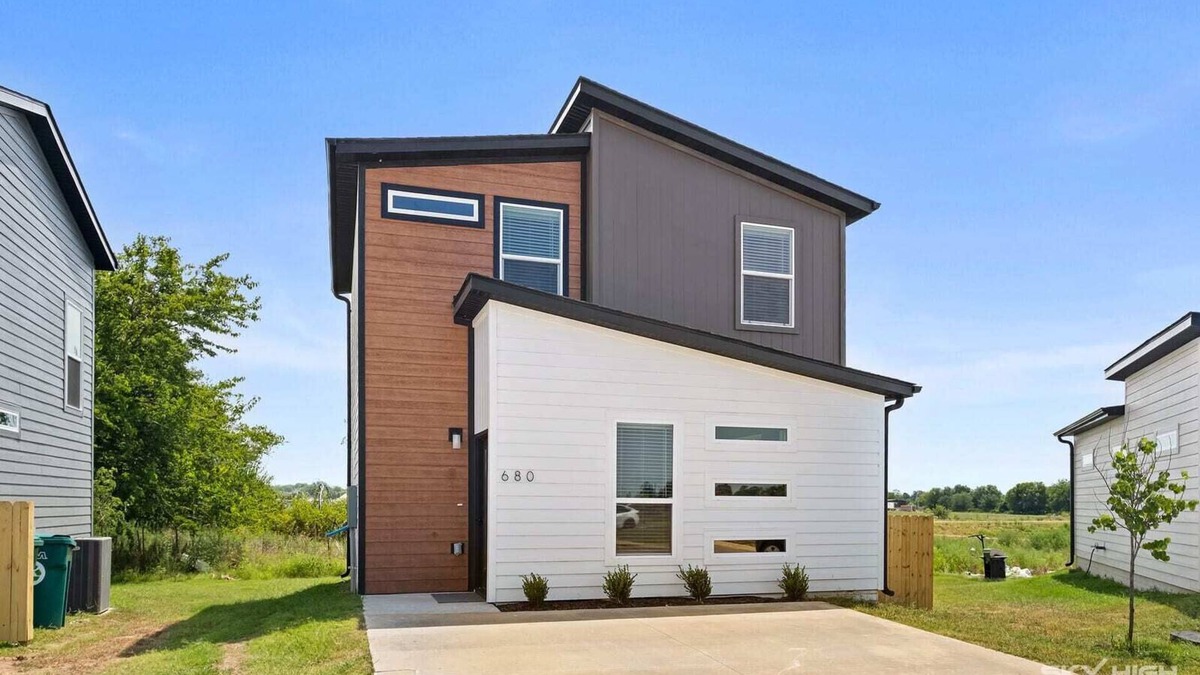 Centerton House | Pacific Palace-2bed/2.5bath Home in Centerton
