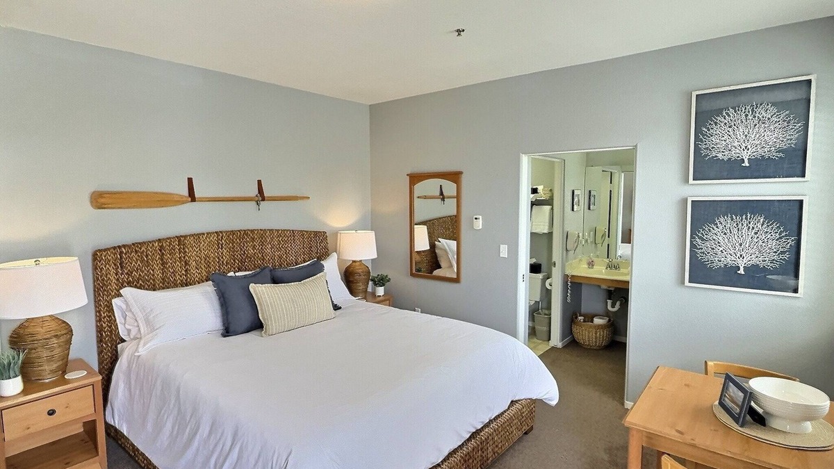 Oceano Condo | Pacific Plaza #105 Studio Oceano Pismo Avila SLO