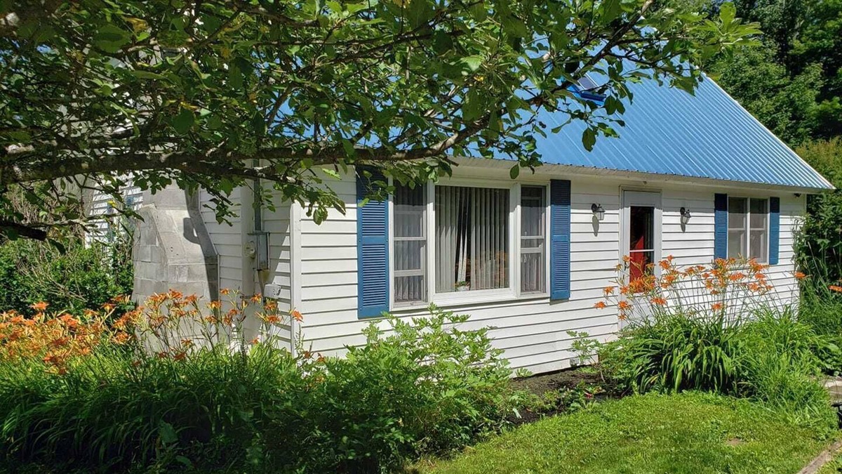 De Lancey House | .Pack the car and come stargaze at The Hamden House