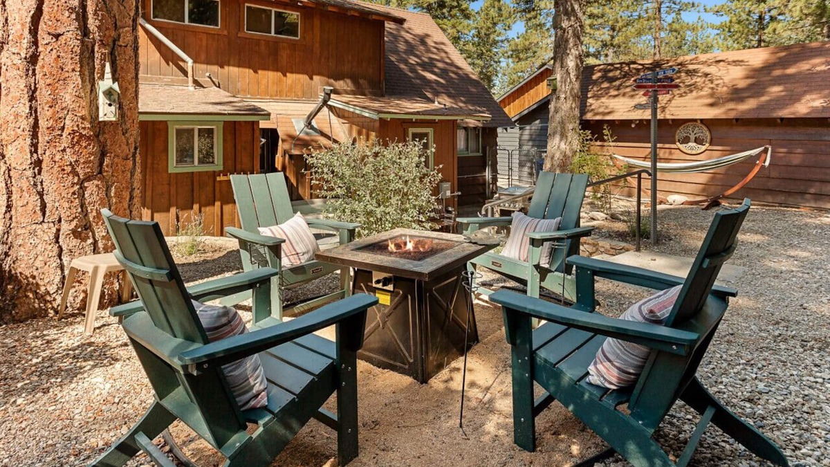 Moonridge Apartment | Paddington Manor - Bear Mtn, Hot Tub, Fireplace