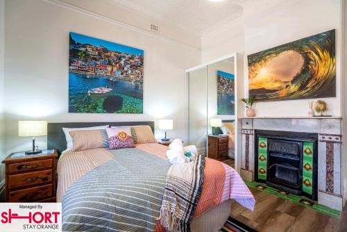 Orange Villa | Paddington Villa 1 - Free Wi-fi, Netflix