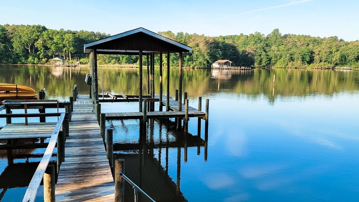 Heathsville House | Paddle, Float, & Fish on the Great Wicomico River Private dock w/kayaks & views