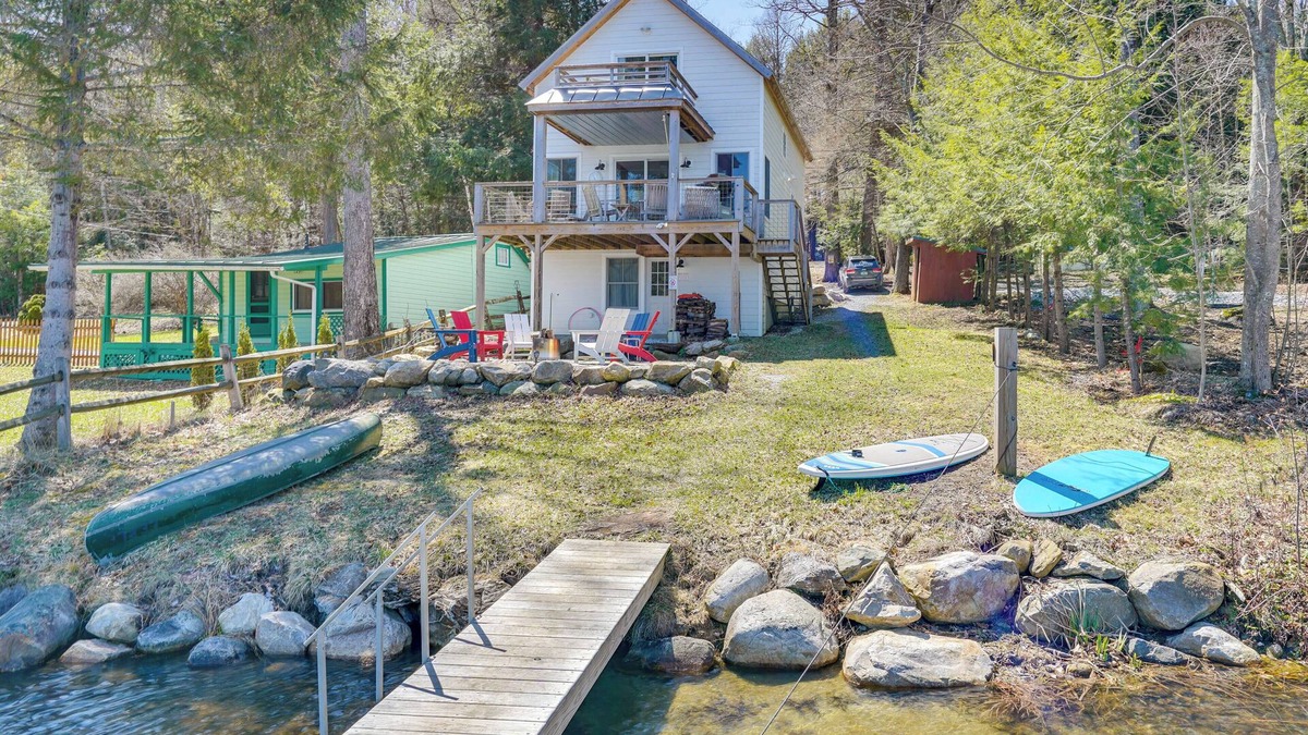 Wallingford House | Paddle, Swim & Hike: Family Lake House in Vermont