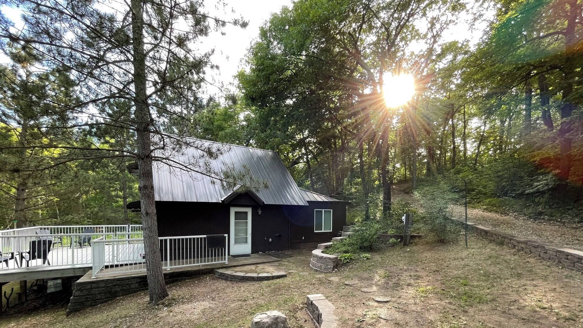 Menahga Cabin | Paddler’s Paradise - Modern cozy cabin on the river!