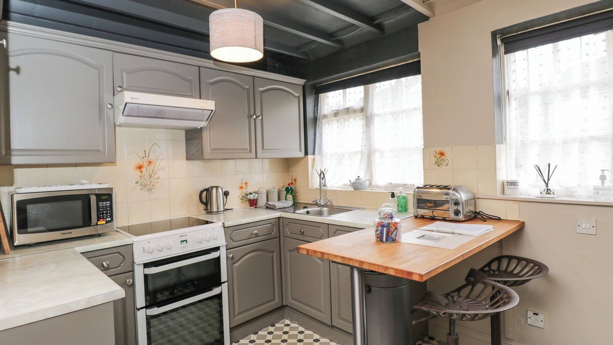 Crudwell Cottage | Paddock Cottage