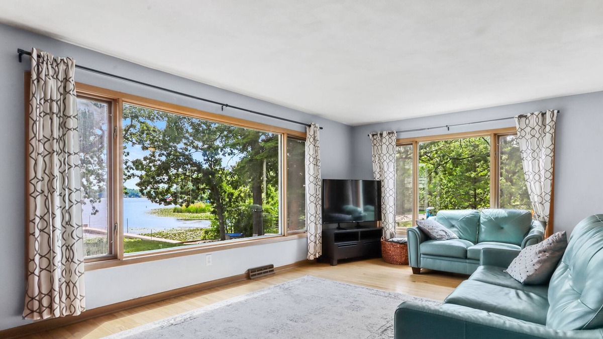 Paddock Lake House | Paddock Lakeside Retreat