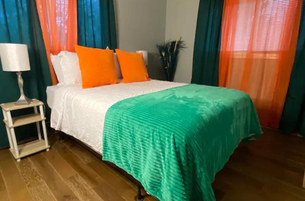 Boulder Hill House | Paddock Mardi Gras