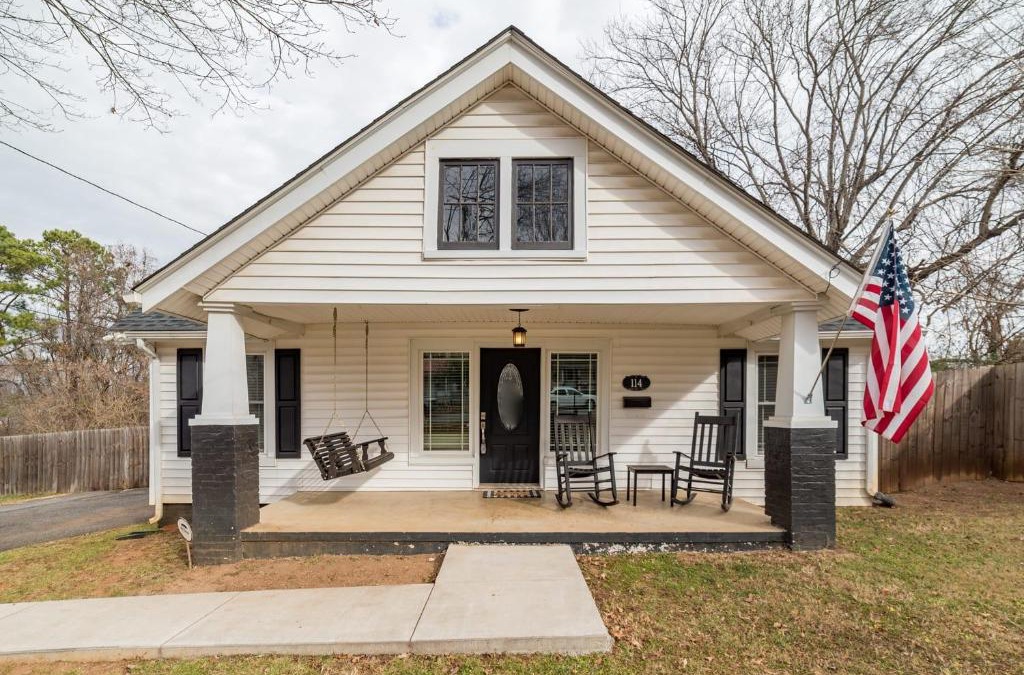 Lynchburg House | Page's Farmhouse- Walking distance to Downtown