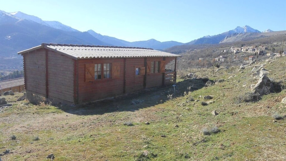 Lozzi Ski Chalet | Paglia Orba-Chalet-Private Bathroom