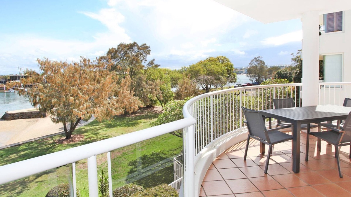 Mooloolaba Apartment | Pago Pago 4 - Spacious 2 Bedroom Apartment on Mooloolaba Spit