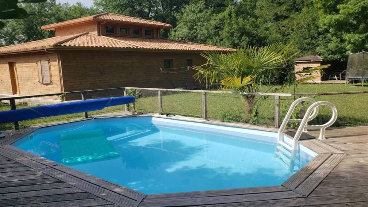 Bouliac Ski Chalet | Pagode Avec vue Imprenable aux Portes de Bordeaux