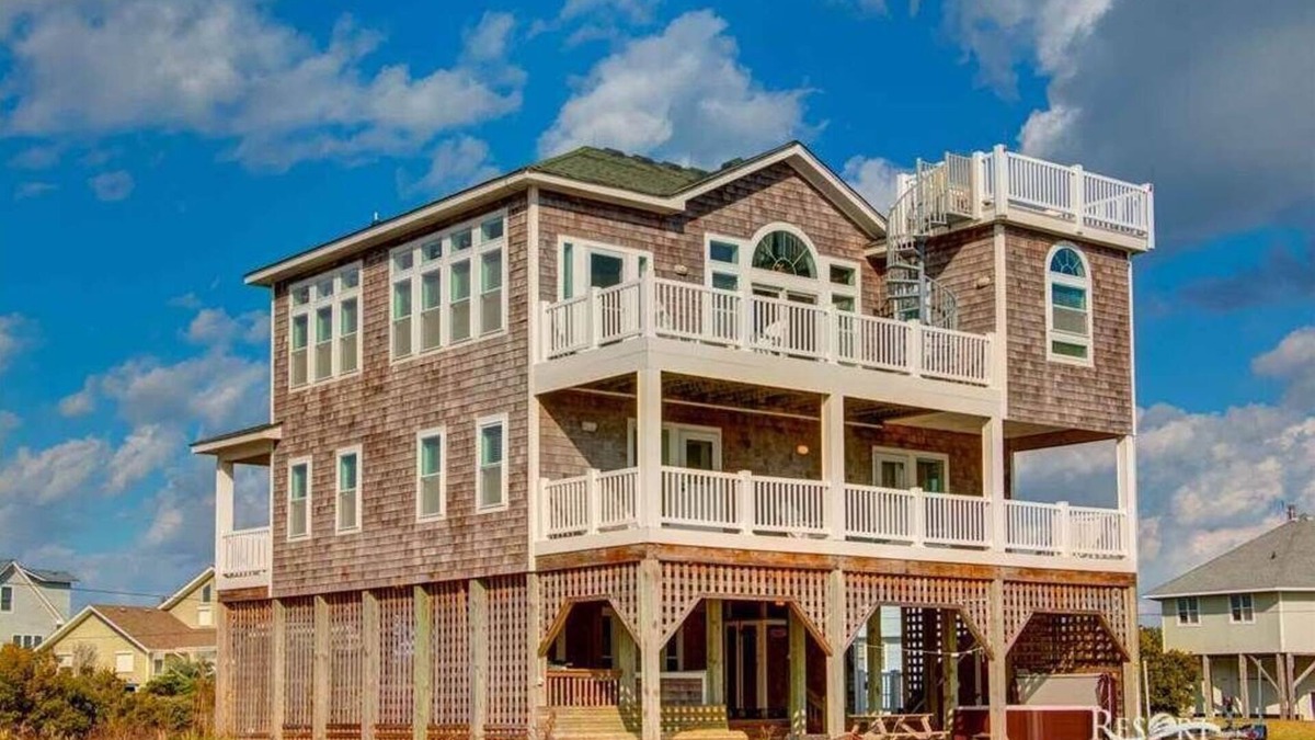 Brigands' Bay House | Pair A Dice | Canalfront | Frisco | Sleeps 8