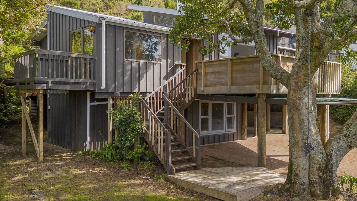 Tairua House | Paku View Retreat - Tairua Holiday Home