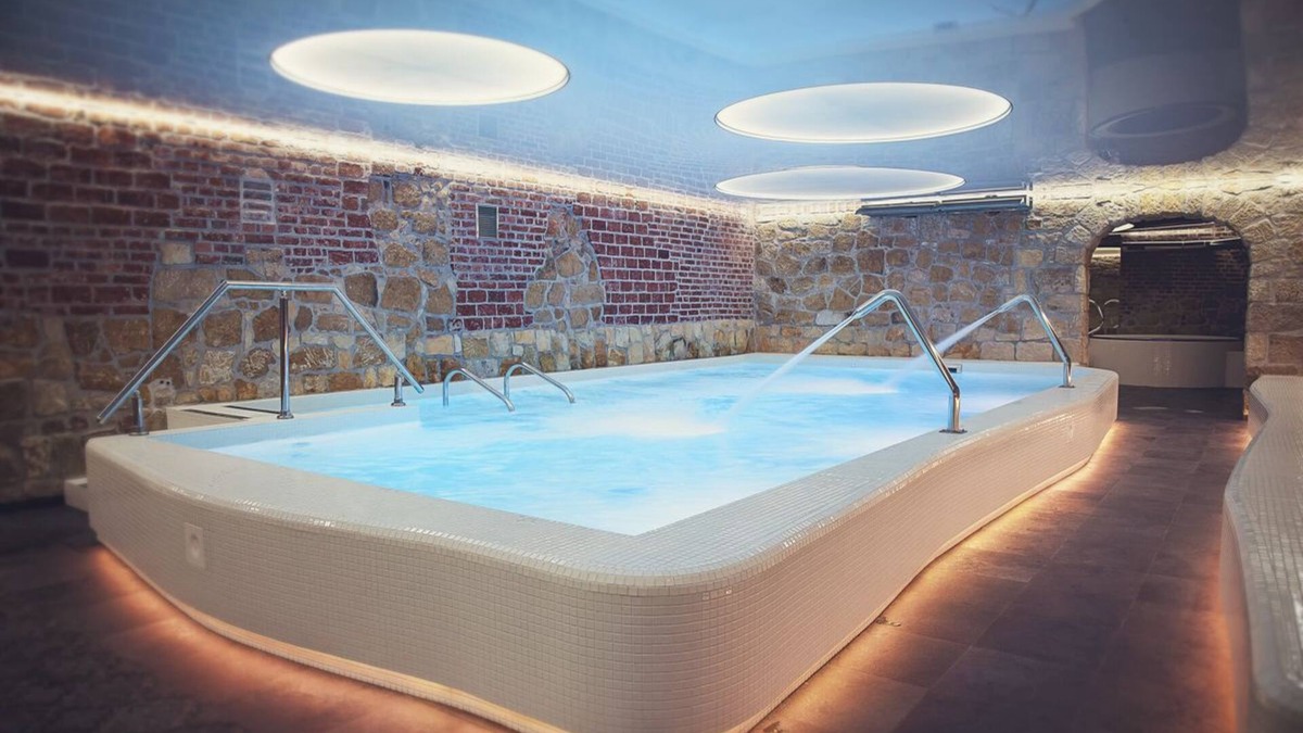 Lwowek Slaski Hotel | Palac Brunow