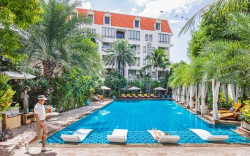 Daun Penh Hotel | Palace Gate Hotel & Resort By EHM