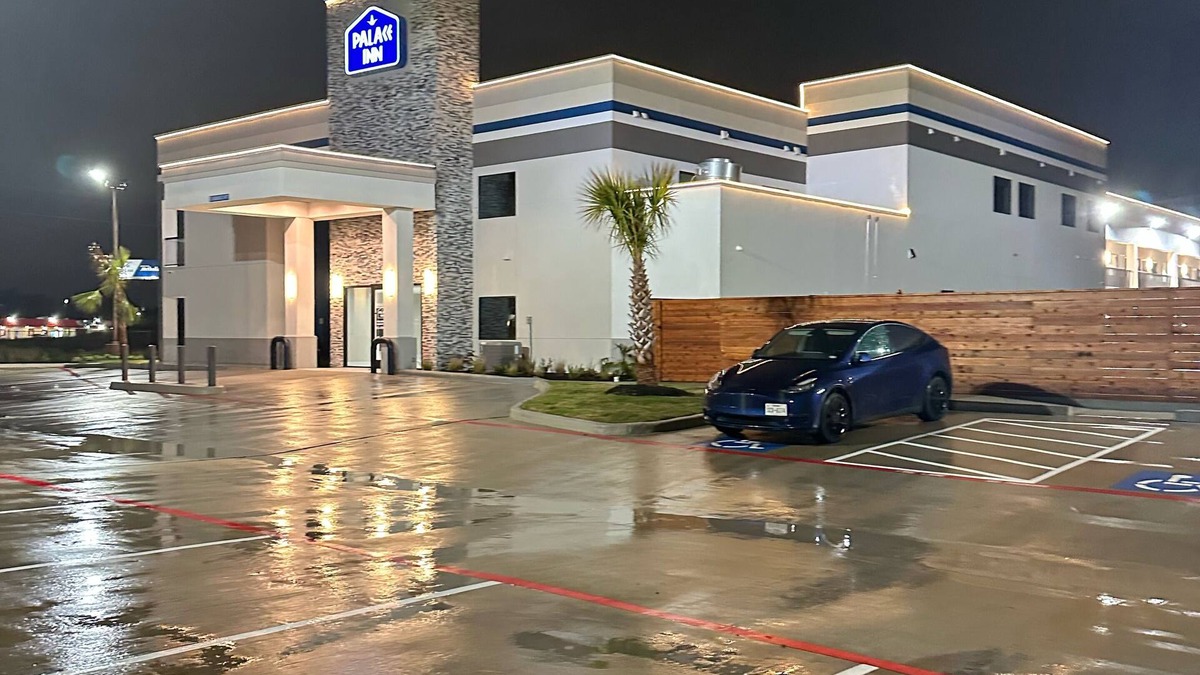 FM 1960 Hotel | Palace Inn Blue Jones Rd