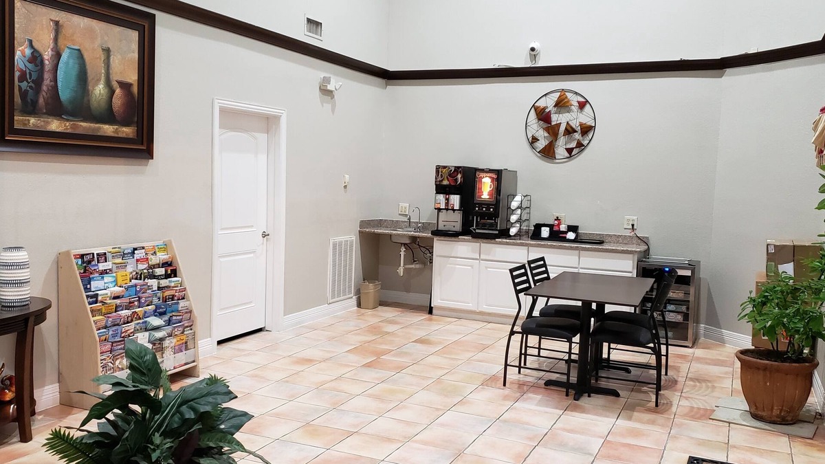 Barker Hotel | Palace Inn Hwy 6 North & Clay Rd