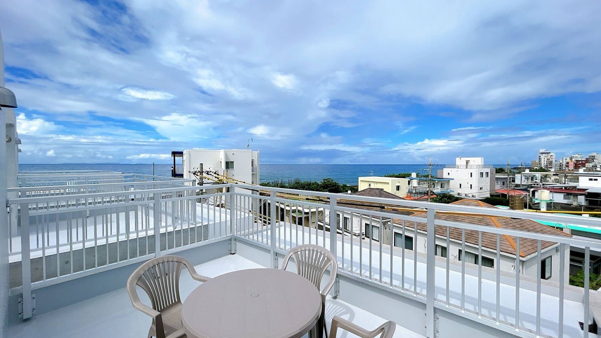 Chatan House | Palace Oceanside