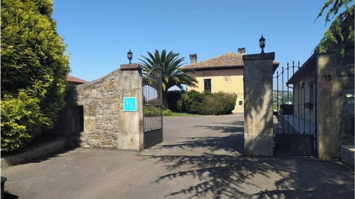 Granda (Siero) House | Palacio Marques Vega de Anzo (country villa 17th century)