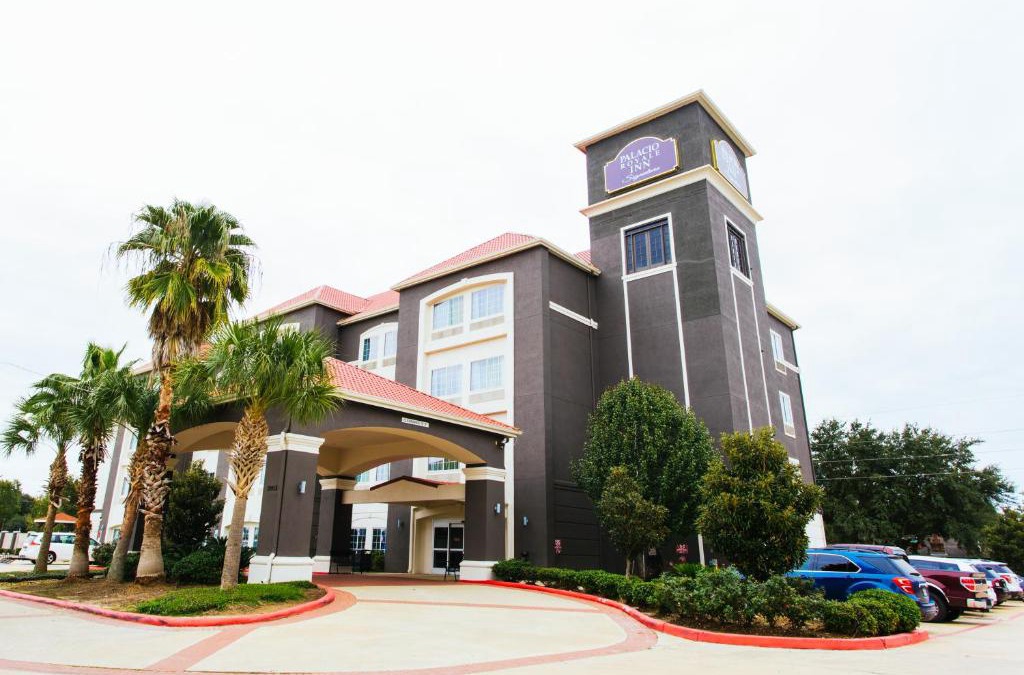Barker Hotel | Palacio Royale Inn Signature Katy
