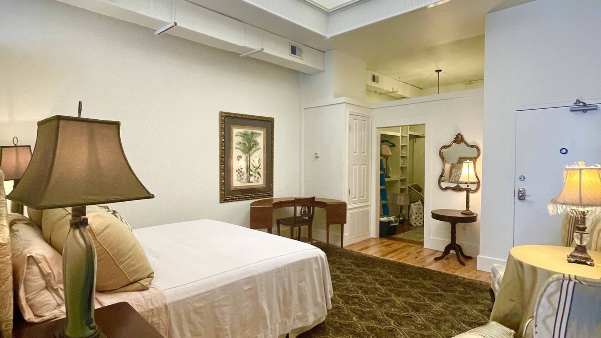 Downtown Apartment | Palafox Loft 122, sleeps 2
