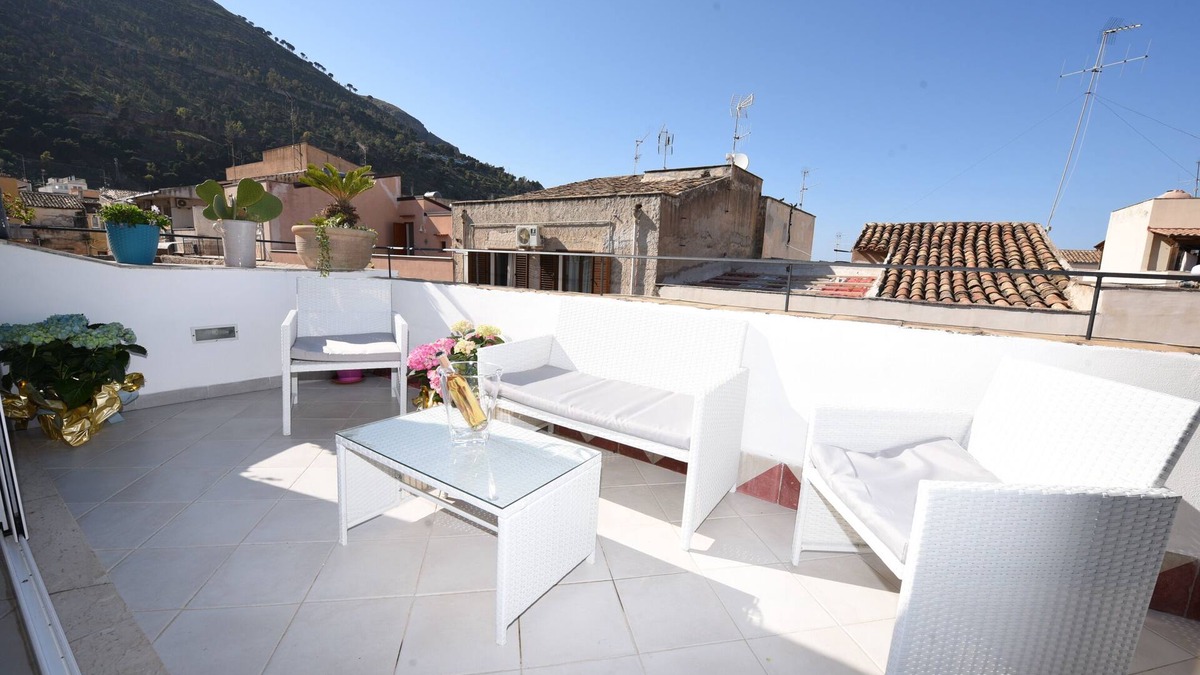 Castellammare del Golfo Apartment | Palazzo TAORMINA apartment with sea view - castellammare del golfo