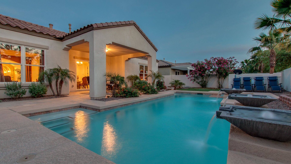 Waddell House | ⭐~PALAZZO TOSCANO~HEATED POOL/SPA~UP TO 13*IND.BEDS ~TENNIS~GOLF~BASEBALL~