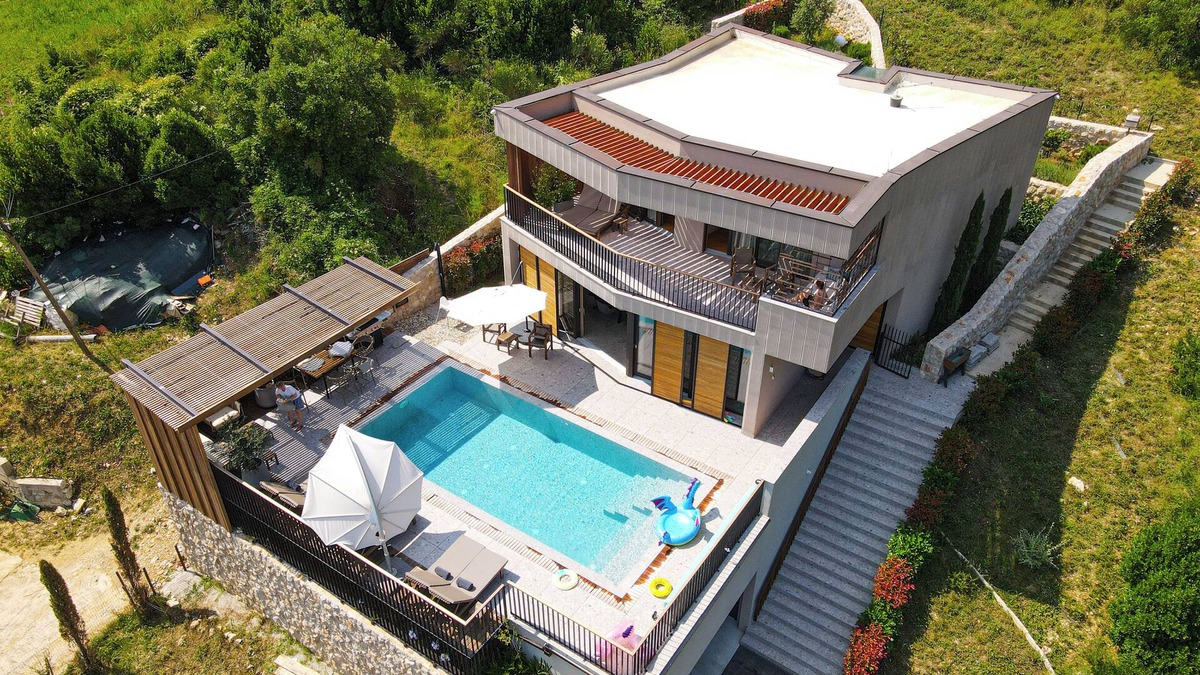 Rozat Villa | Palazzo Vimbula - Five Star Luxury Villa