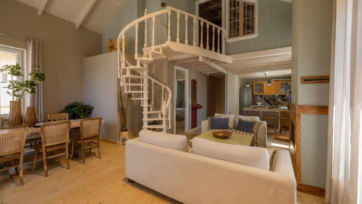 Paleros House | Paleros Stone Summary