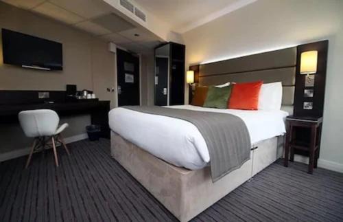 Newport Hotel | Palette Modern Newport City Center