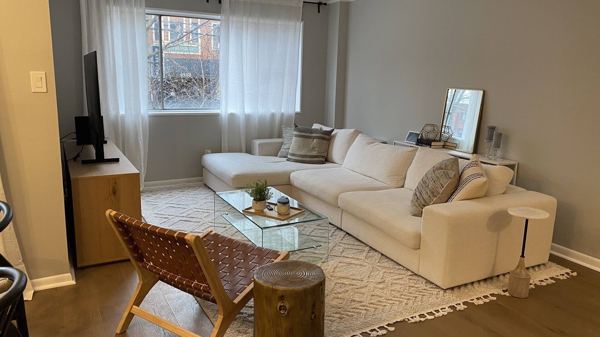 Foxhall Village Condo | Palisades Beautiful 3BR 2 BA Condo, NEW Renovation, Parking