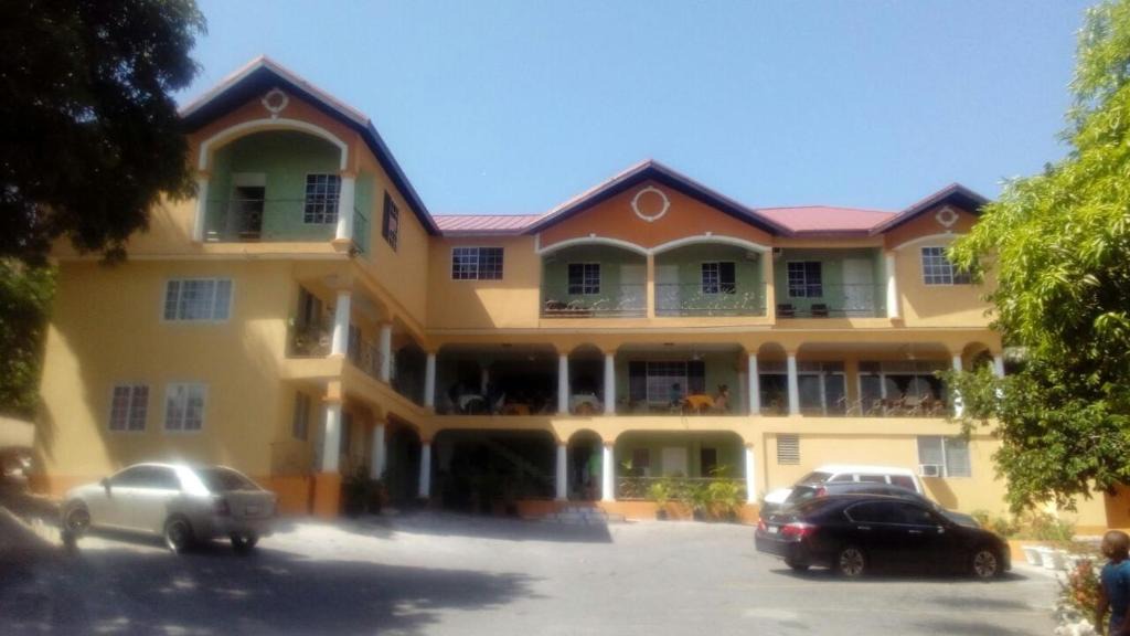 Montego Bay House | Palm Bay Guest House & Restaurant